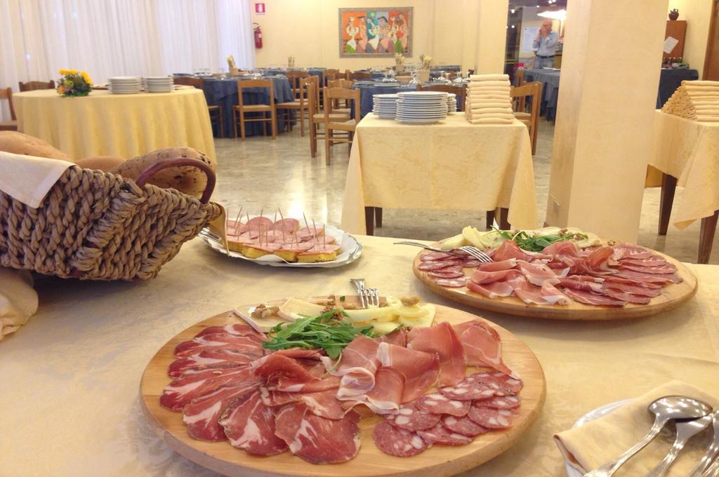 Hotel Terme Di San Vittore เจงกา ภายนอก รูปภาพ